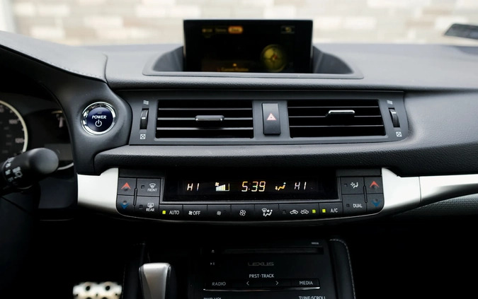 Lexus CT cena 64900 przebieg: 30500, rok produkcji 2016 z Białystok małe 596